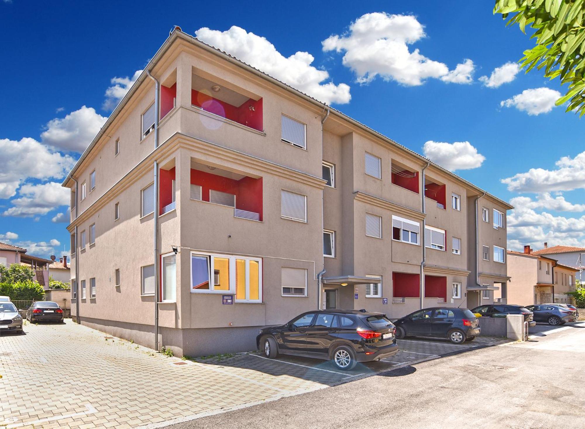 Sandra 2335 Pula